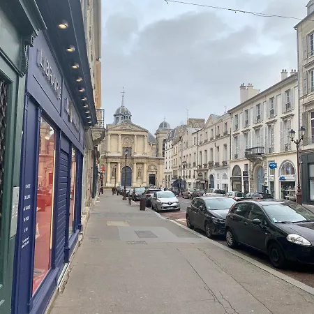 Appartement Versailles quartier Notre Dame au pied du Chateau avec Parking-3