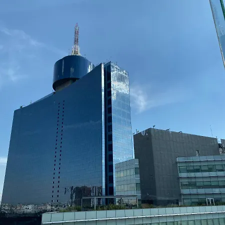 Chicago Suites WTC-2