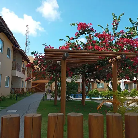 GUARAJUBA! Village lindo, mobiliado e excelente localização!-2