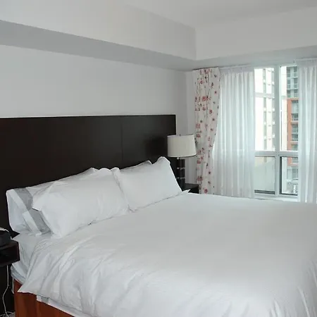 Toronto Luxury Accommodations - Qwest-2