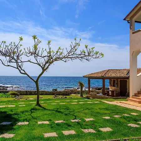 Cuvi Beach Apartments-3