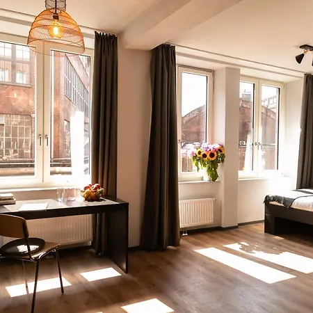 PHNX Aparthotel Hamburg-3