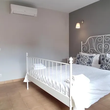 Apartamentos Turísticos ENCANTO-3