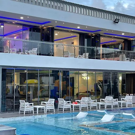 Bingo House Watamu, A Modern 5-Bedroom Villa With Pool, A Kids Heaven-2