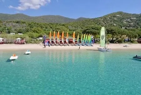 Appartement les pieds dans l'eau à Cavalière (Lavandou 83)-2