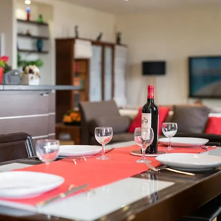 "Le Mirabeau" By Enjoynice, Spacious 2-Bed With Airco-3
