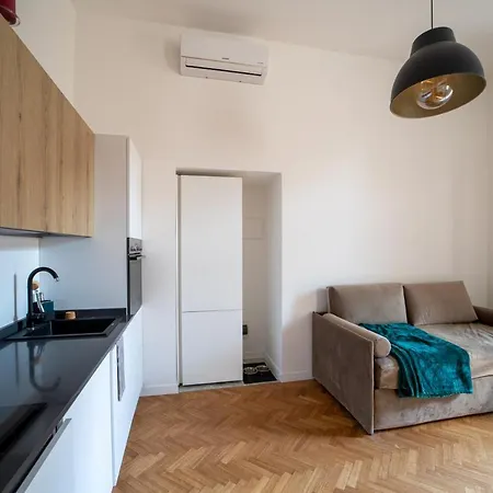 Domus Aurea B&B And Suites-3