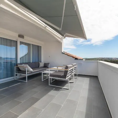 White Hill Apartment-3