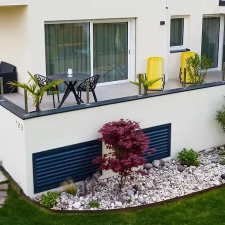 Zilli Studio Apartments-3