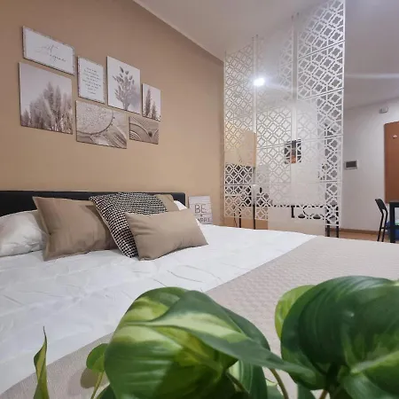 Laura Home-2