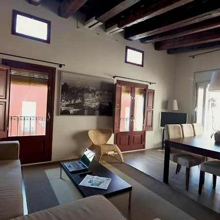 Apartamentos Med Ramblas-2