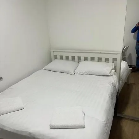 London Suite-3