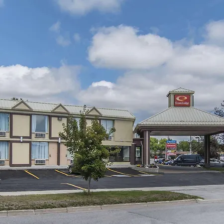 Econo Lodge-3