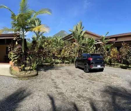 Aunty Arenal Lodge-2