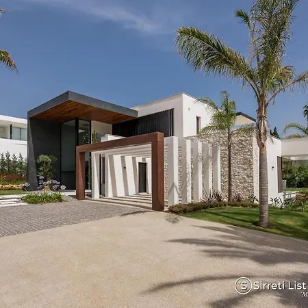 Villa Sirius: Luxury Golf Valley Retreat with Private Heated Pool-2