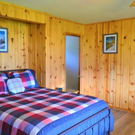 Twin Peaks Guest Ranch-2