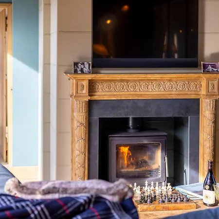 Cambridge Country Cottages-2