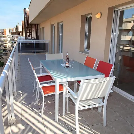 Uhc Ventura Park Apartments-2