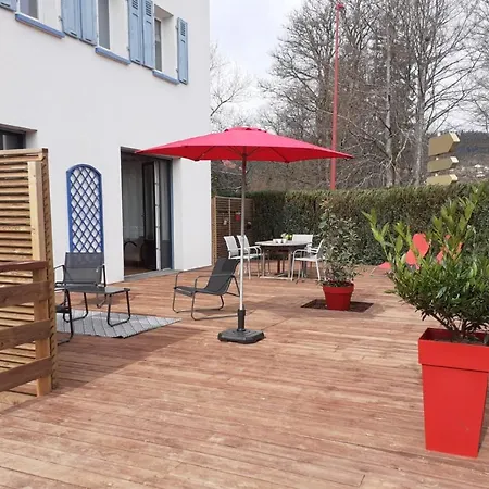Les 4 flocons, Gerardmer centre, à 100m du lac, avec PISCINE , wifi, parking, jardin-3