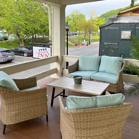 1799 Inn Harpers Ferry-3