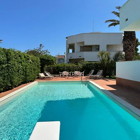 Villa Antonia sul mare con piscina Torre a mare (Bari)-2