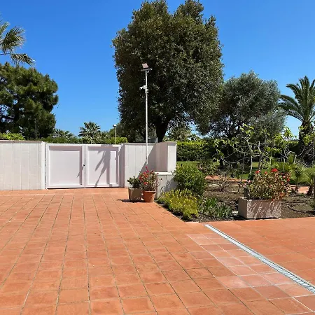 Villa Antonia sul mare con piscina Torre a mare (Bari)-3