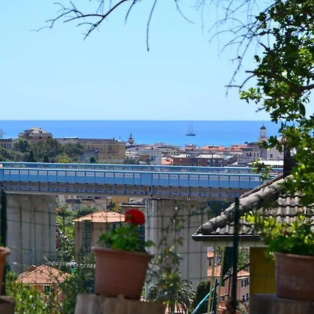 Villa tranquilla immersa nel verde a 2 Km dal mare-2
