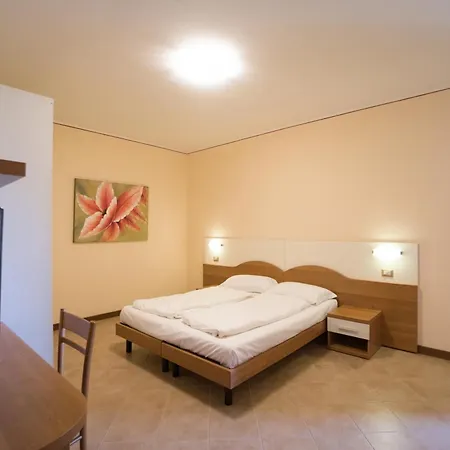 Villa Imelda, Panoramic Apartments With Lake Garda Views-2