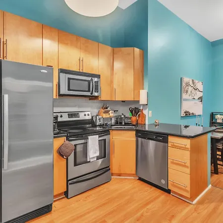 Broad Street Apartment-3