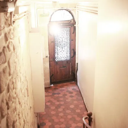 Latin Quarter - Notre Dame Apartment-3
