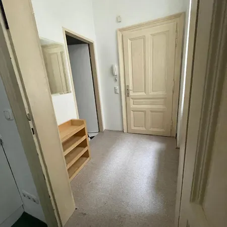City Apartment And Rooms-2