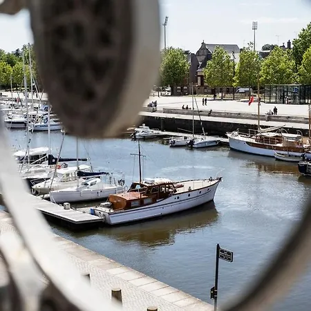 Vue imprenable sur le port, charmant et clair!-3