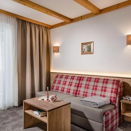 Apartments & Garni Alpenrose-2