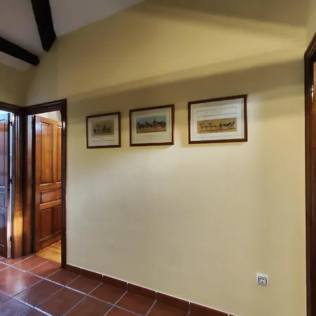 Apartamentos La Montañesa-2