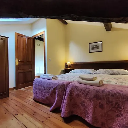 Apartamentos La Montañesa-3