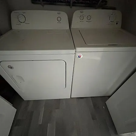 2 Bedroom Apartment In Calhoun-2
