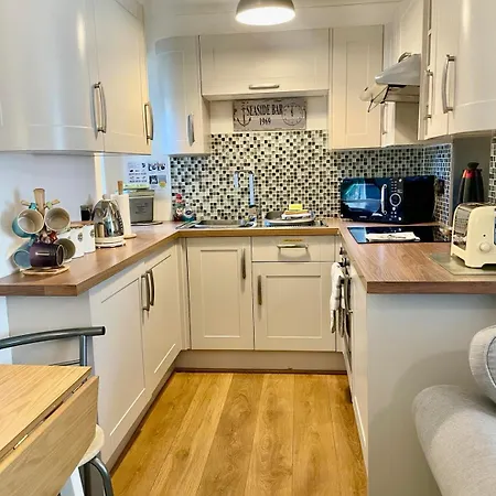 Seaforth Cottage -Dog Friendly, Historical Fishertown, Central Location-3