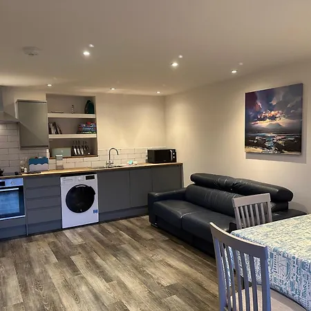 Skyelander Apartments-3