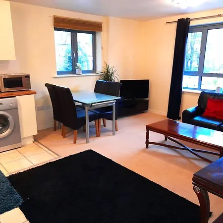 Oxford Apartment: Jericho 2BR with Parking near Transport-2