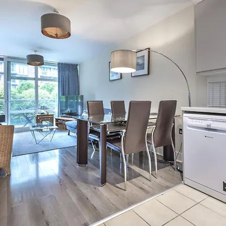 Riverside Apartment-3