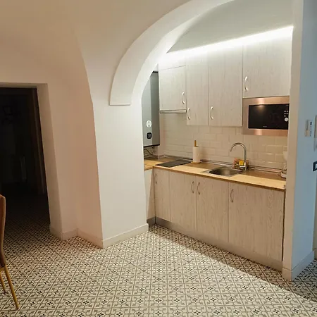 Al-Qazeres Suites-2
