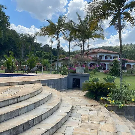 Espaço Eslovaquia - Casarão com Piscina, Paz e Conexão com a Natureza-2