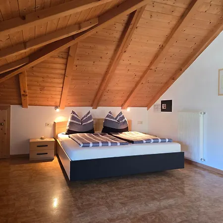 Hofer Hof-3