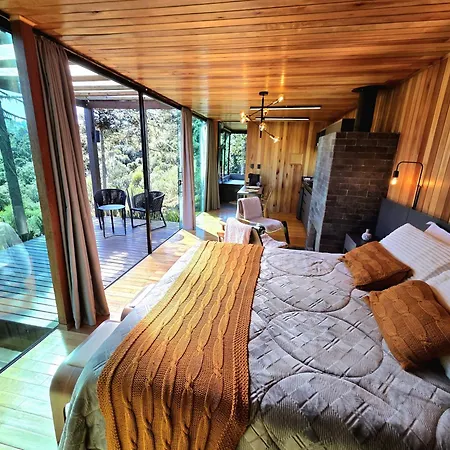 Cabanas Alto Padrão com Jacuzzi, Lareira e cachoeira exclusiva-2