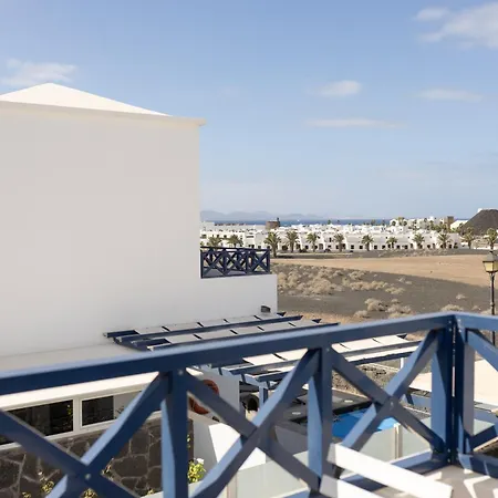 Villa Dompi con vistas al mar y a Fuerteventura-2