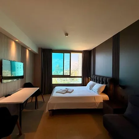 Carmel Holiday Apartments-3