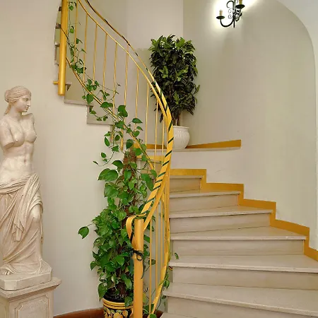 Vasari Apartment By Mamo Florence-2