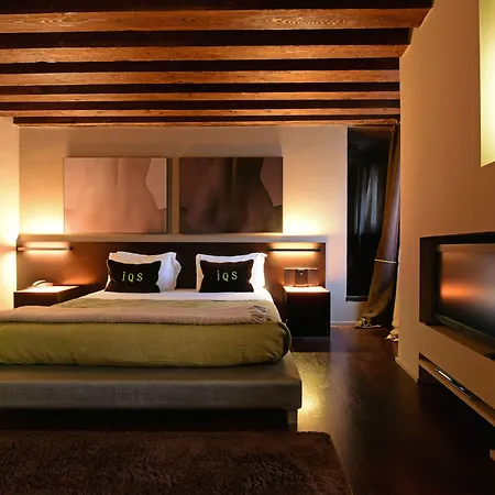 Charming House Iqs-2