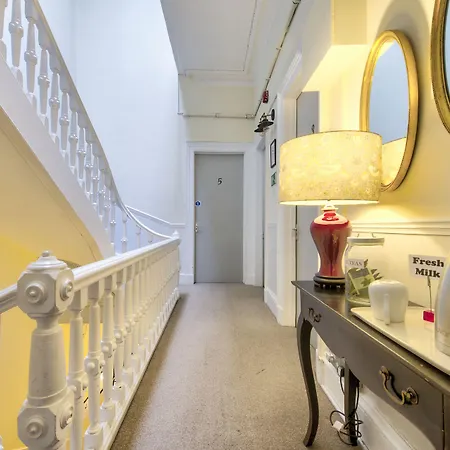 Amadeus Guest House-3
