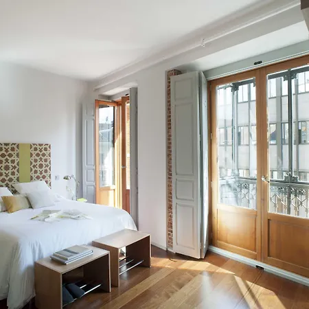 Eric Voekel Boutique Apartments - Madrid Suites-3